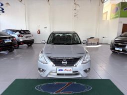 
										Nissan Versa cheio									