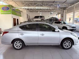 
										Nissan Versa cheio									