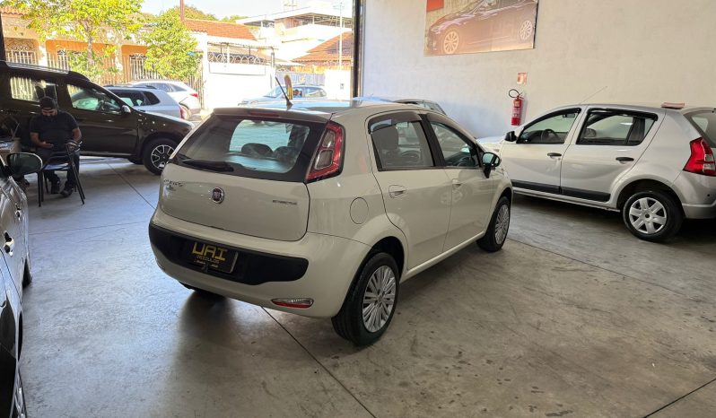 
								Fiat Punto cheio									