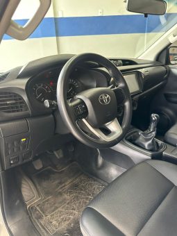 
										Toyota Hilux cheio									