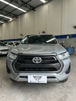 
										Toyota Hilux cheio									