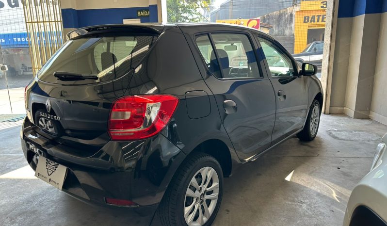 
								Sandero Authentic cheio									