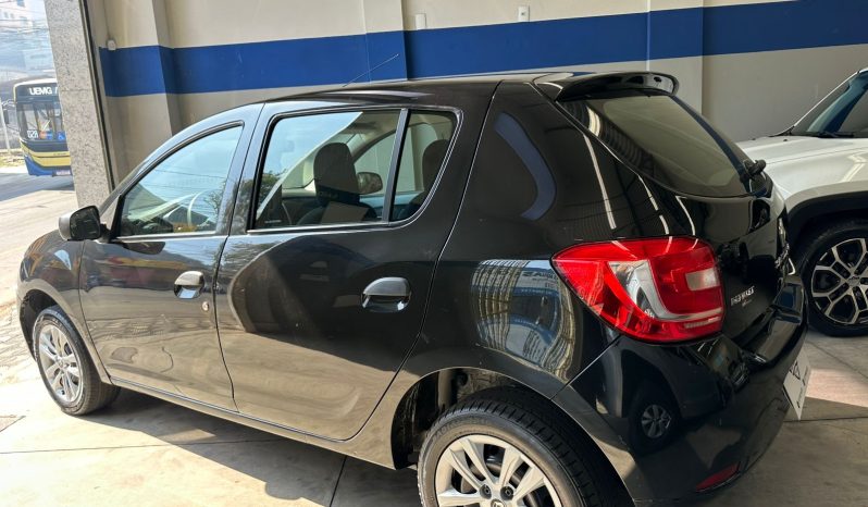 
								Sandero Authentic cheio									