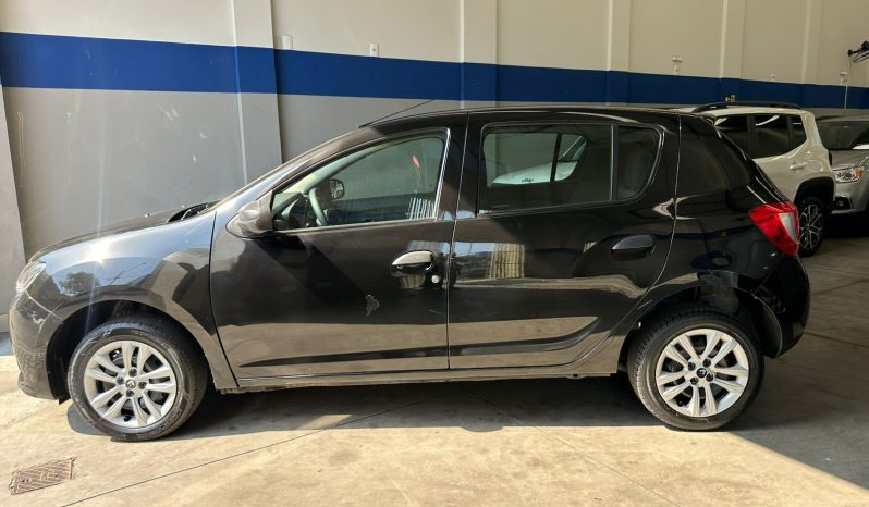 
								Sandero Authentic cheio									