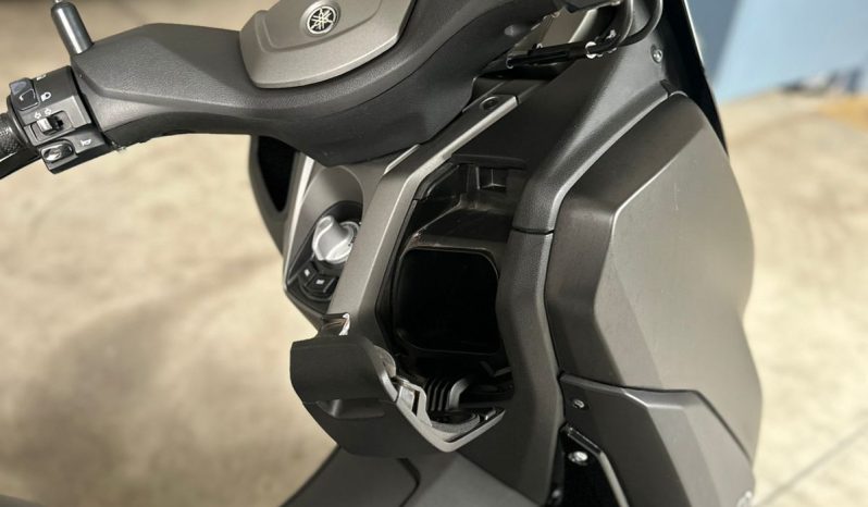 
								Yamaha Nmax 160 cheio									